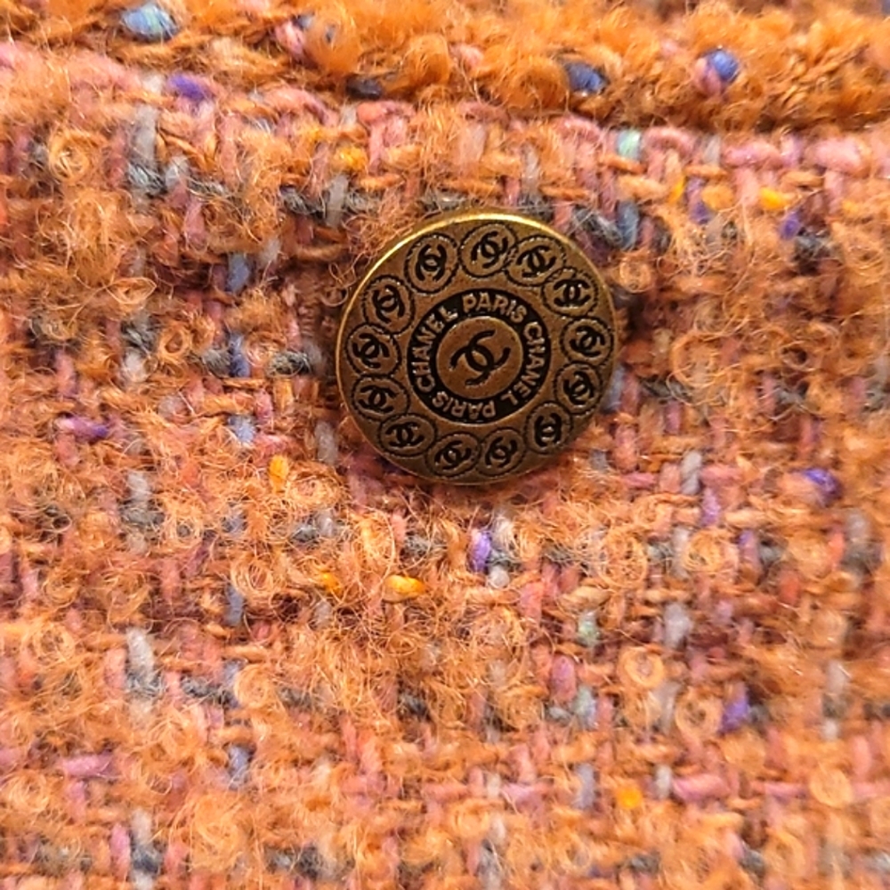 Chanel wool jacket with CC buttons - Picture 2 of 14